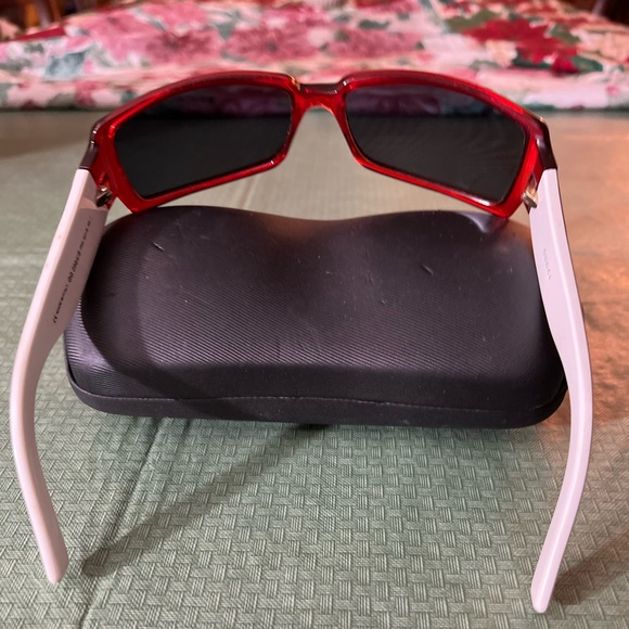 Gucci Sunglasses with Case - Picture 2 of 5